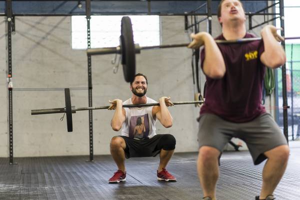 high rep strength training at the gym