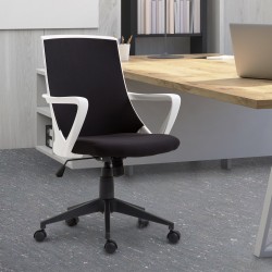 Cadeira de escritório giratória de estilo moderno e juve.