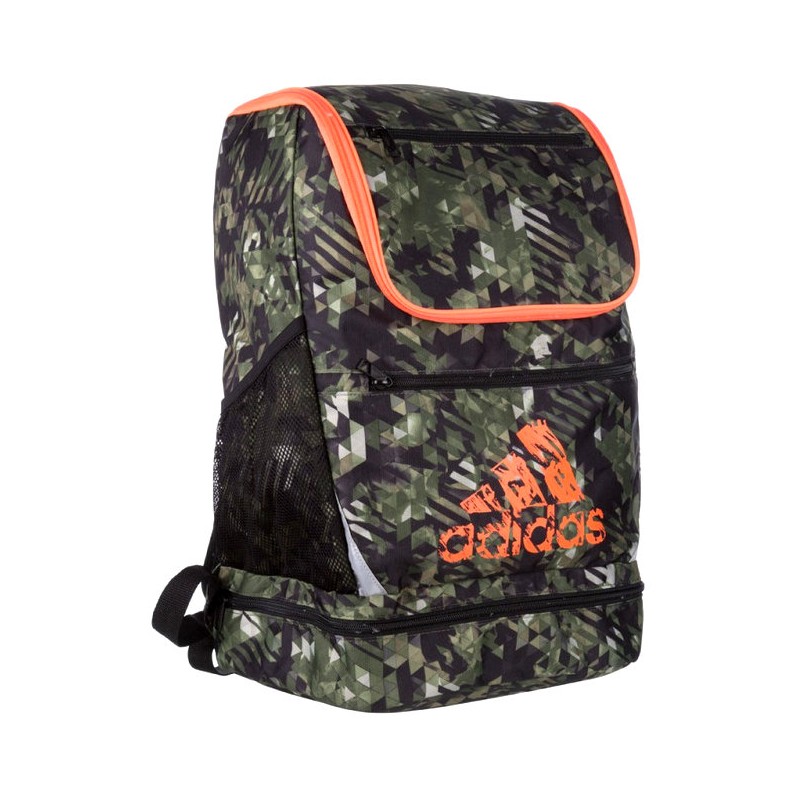 ADIDAS DE CAMUFLAJE CON LITROS DE CAPACIDAD