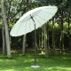 Parasol 2.5x2.45m tubo de aço marrom e branco.