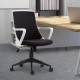 Cadeira de escritório giratória de estilo moderno e juve.