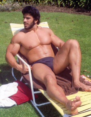 Bodybuilder Lou Ferrigno in muscle building stage