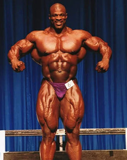 Ronnie Coleman definido e competindo