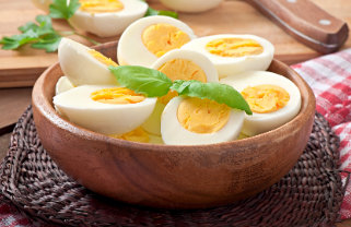 Oeufs entiers dans l'alimentation pour prendre du poids