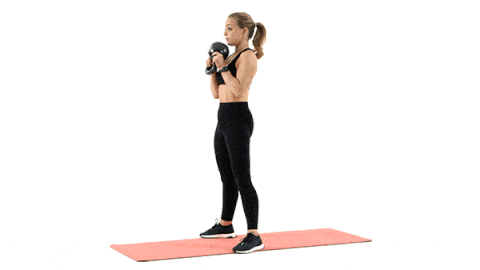 il sumo squat è un esercizio che può essere fatto con un kettlebell