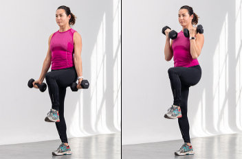 Exercício de rosca direta de bíceps com uma perna para equilíbrio