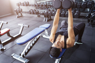 Benefits of doing a dumbbell pectoral routine