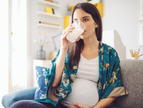 Leite rico em proteínas para mulheres grávidas