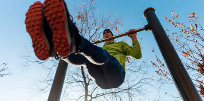 Swinging in the muscle up