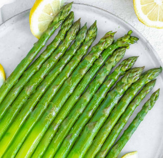 Asperges vertes, protéine végétale pour le dîner