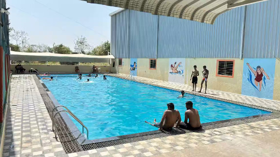 Vigorexie dans les espaces publics tels que les piscines ou les plages