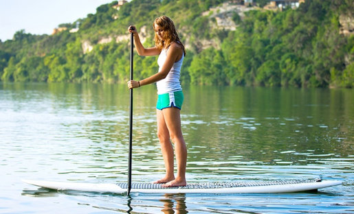 tablas-de-paddle-surf-navegación-agua-tranquila