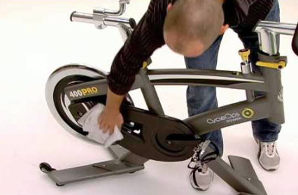 mantenimiento y limpieza de bicicleta de spinning / indoor