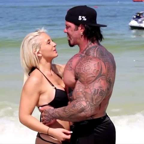 Noticias: el culturista rich piana en coma. 